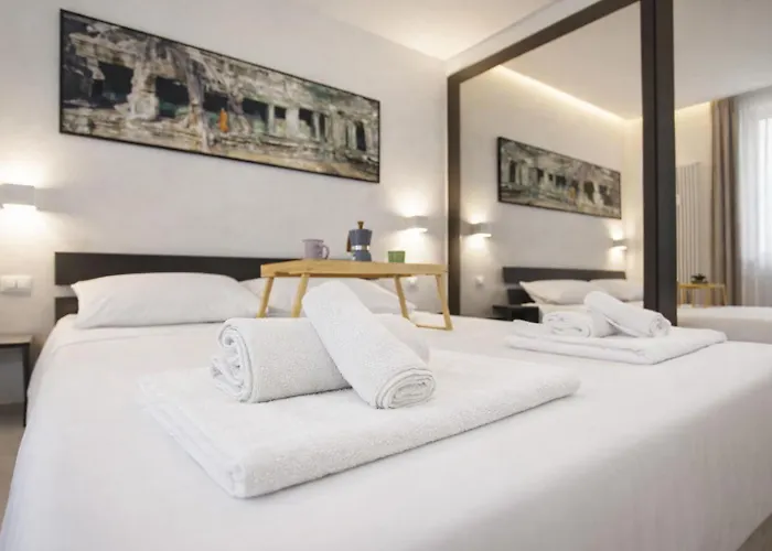 Luxury In Steps From Metro A Cornelia Apartment