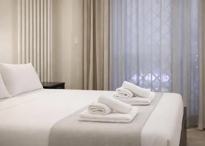 Luxury In Steps From Metro A Cornelia Apartment *