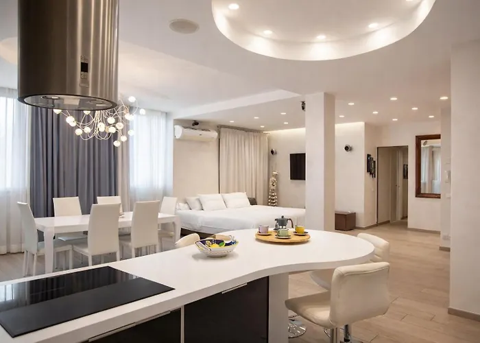 Luxury In Steps From Metro A Cornelia *